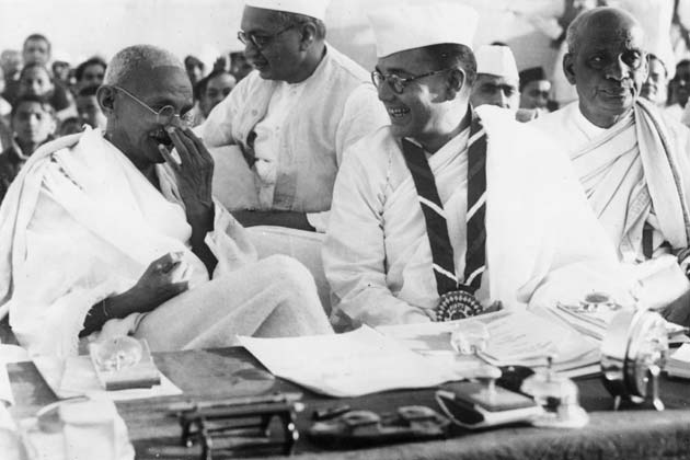 gandhi-15-august-1947-<yoastmark class=