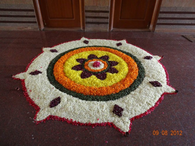 pookalam-white-onam-Onam-Festival-Beautiful-Pookalam-Rangoli-Designs