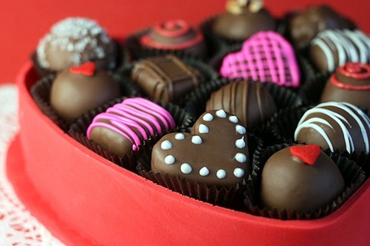 happy-Chocolate-Day-sms-for-facebook