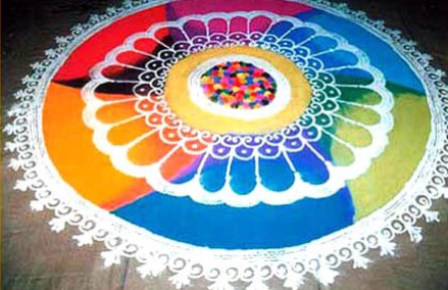 Family-Holi-Rangoli-Design