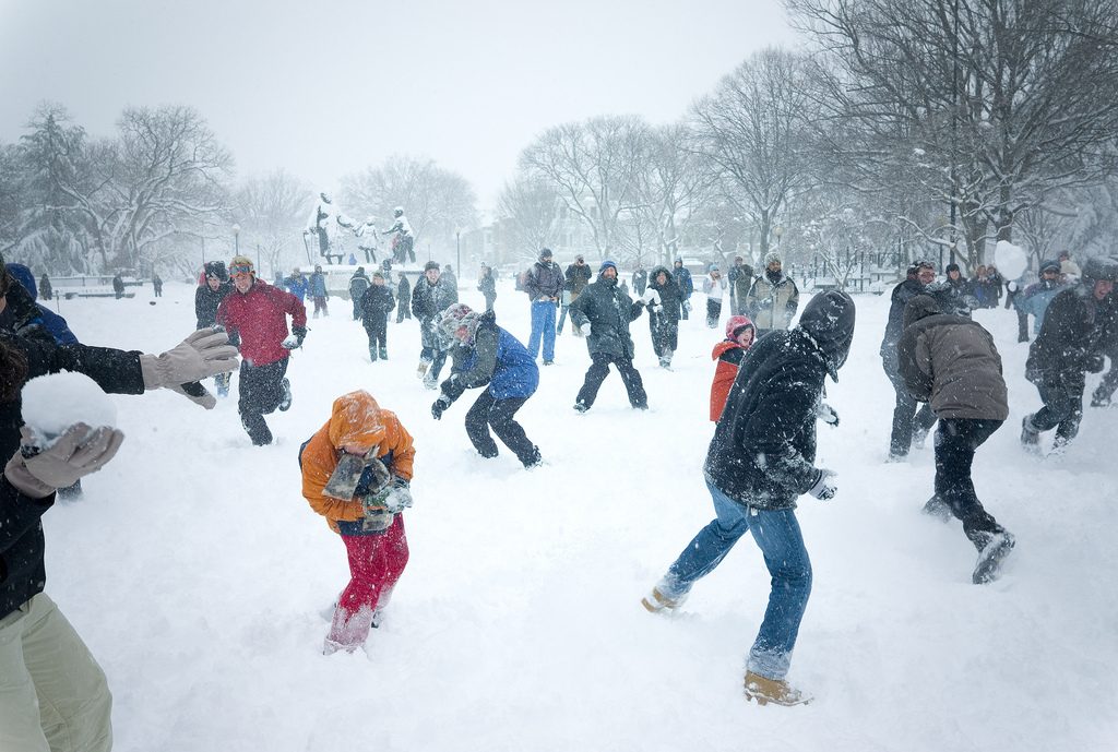 Snowball throw contest-xmas